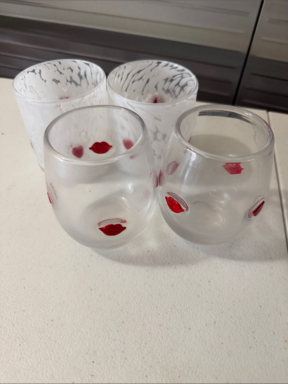 Set of 2 never used heart icon glasses and 2 lips stemless wine Icon glasses